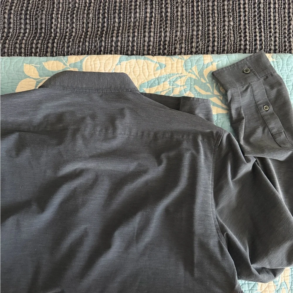 Men's Vuori Button Down - Picture 3 of 4